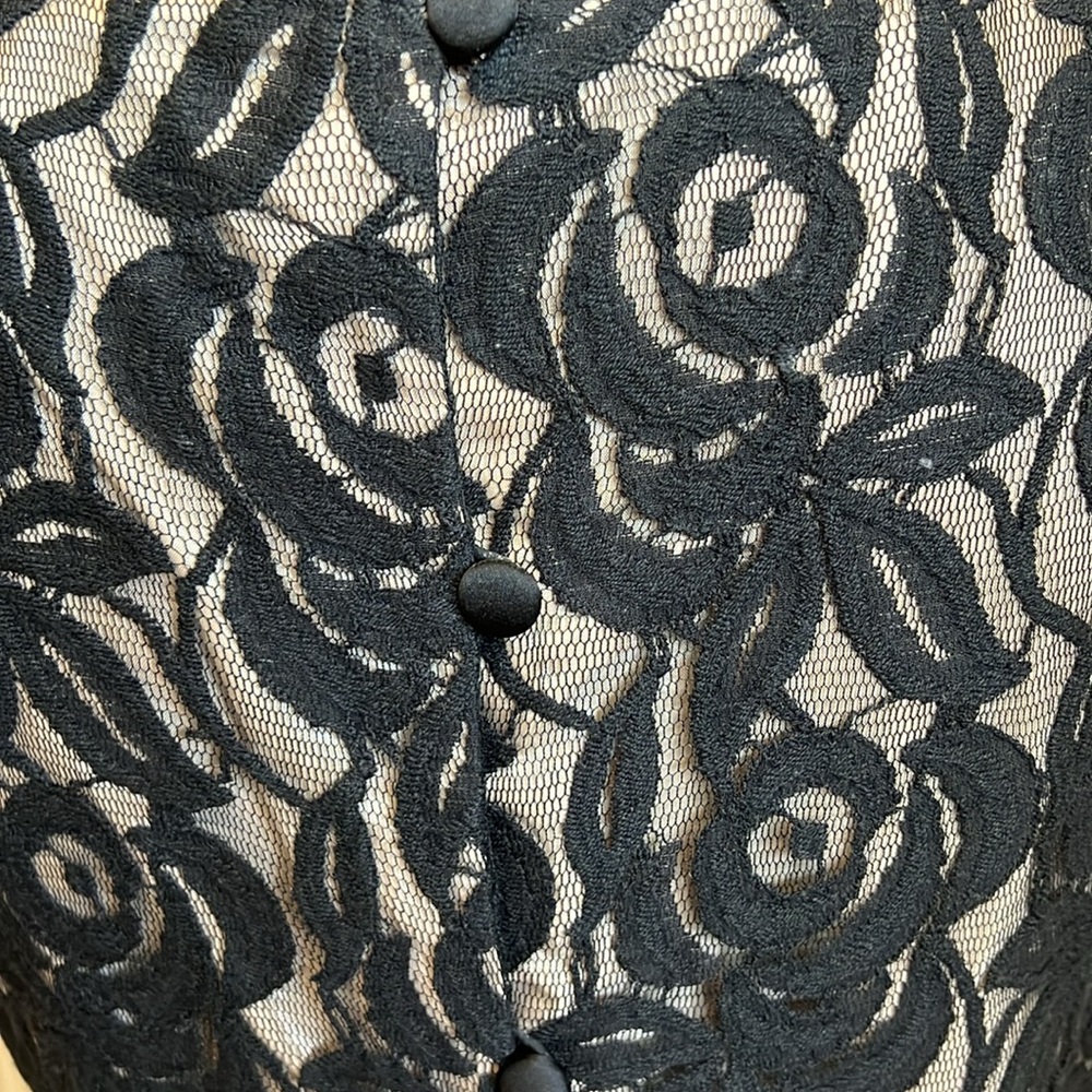 Banana Republic lace top - Picture 4 of 7